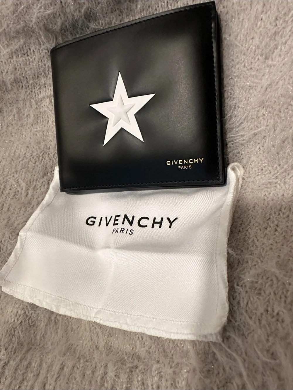 Authentic Givenchy Star Appliqué Billfold Wallet Black Calfskin Leather Italy